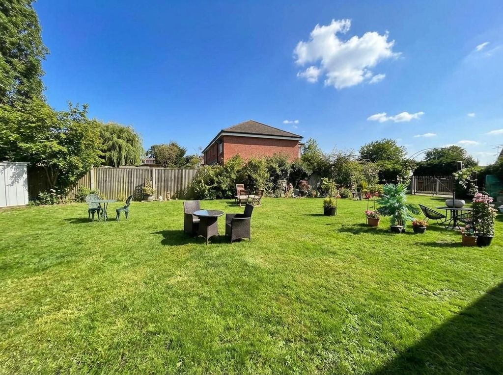 Property photo 2 of 9