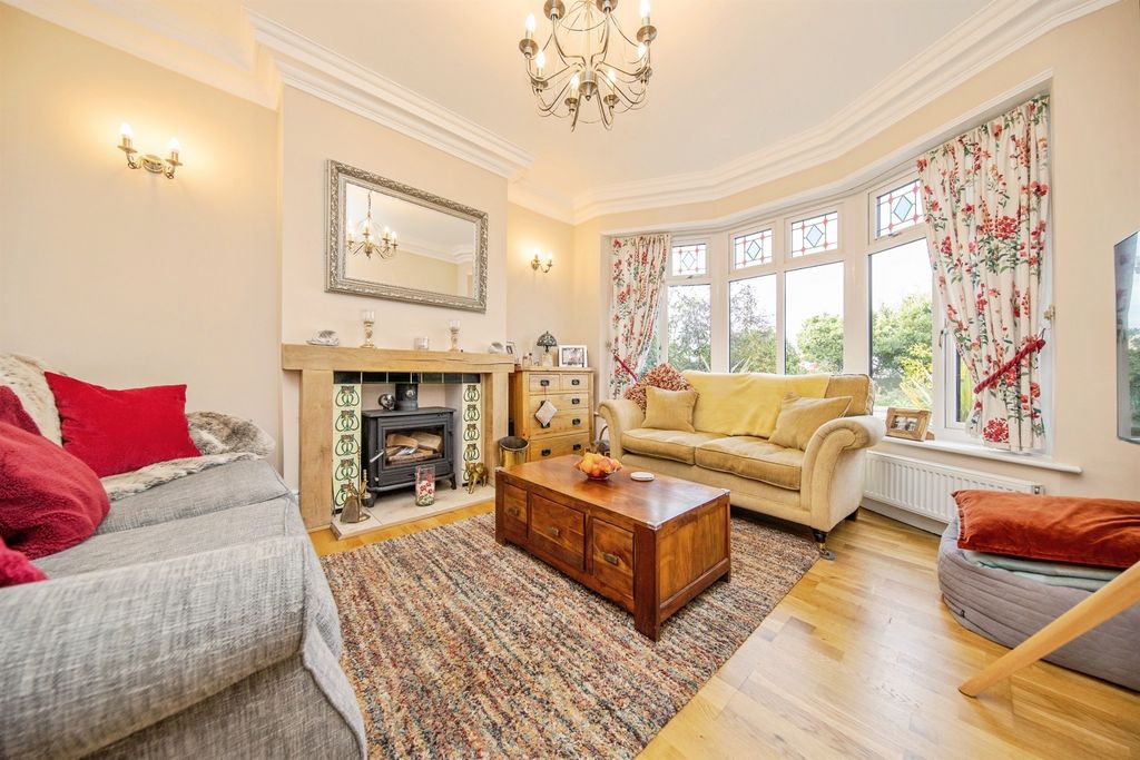 Property photo 2 of 21