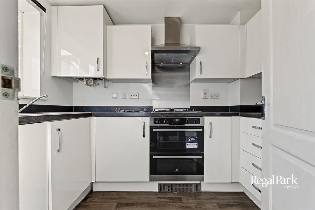 Property photo 2 of 15 Kitchen