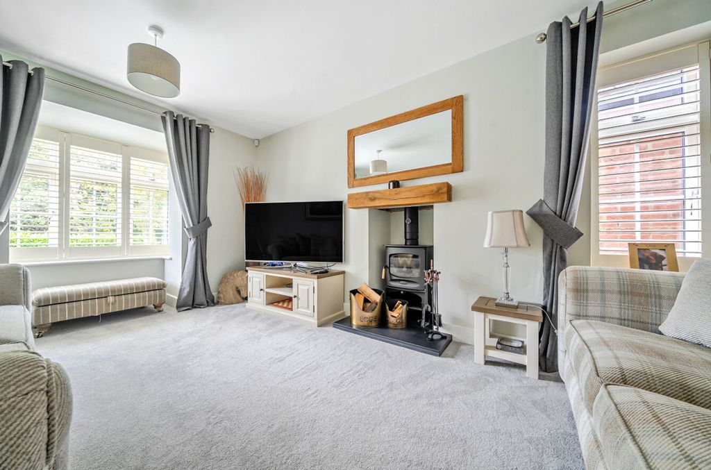 Property photo 2 of 20