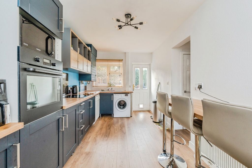 Property photo 3 of 20 Pbox-Img.Jpg