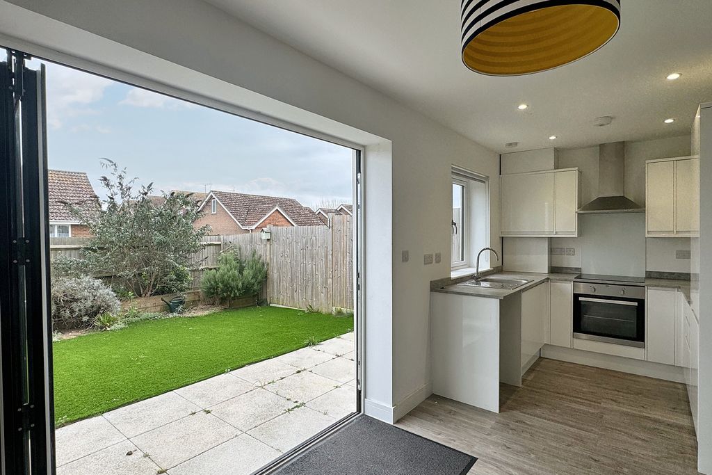 Property photo 2 of 17 Img_5404
