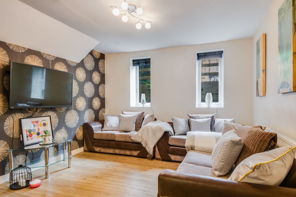 Property photo 1 of 17 Property Photo