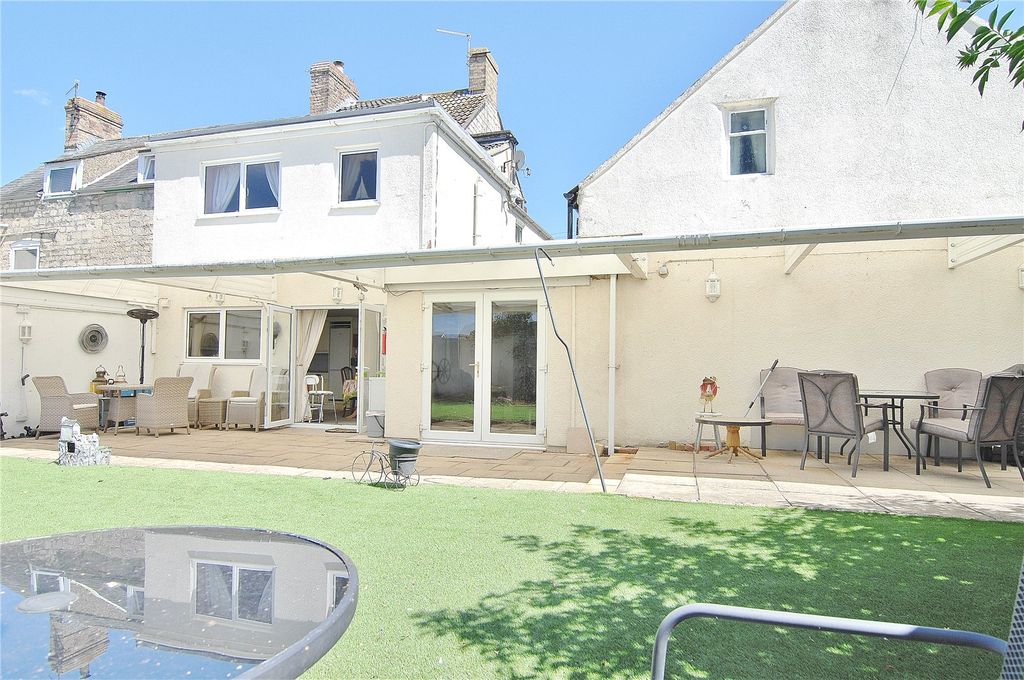 Property photo 1 of 16 Picture No. 12