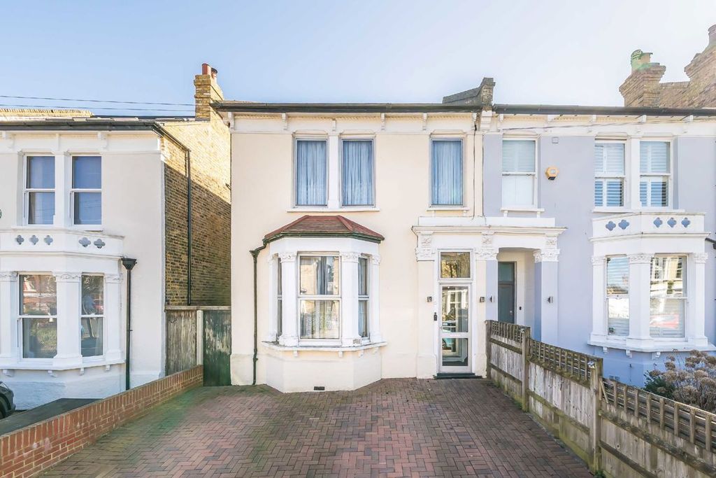 Property photo 1 of 6