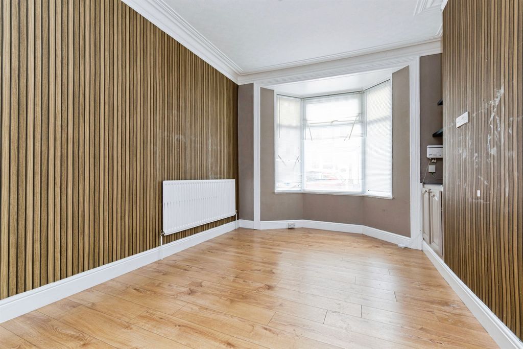 Property photo 1 of 13 Image