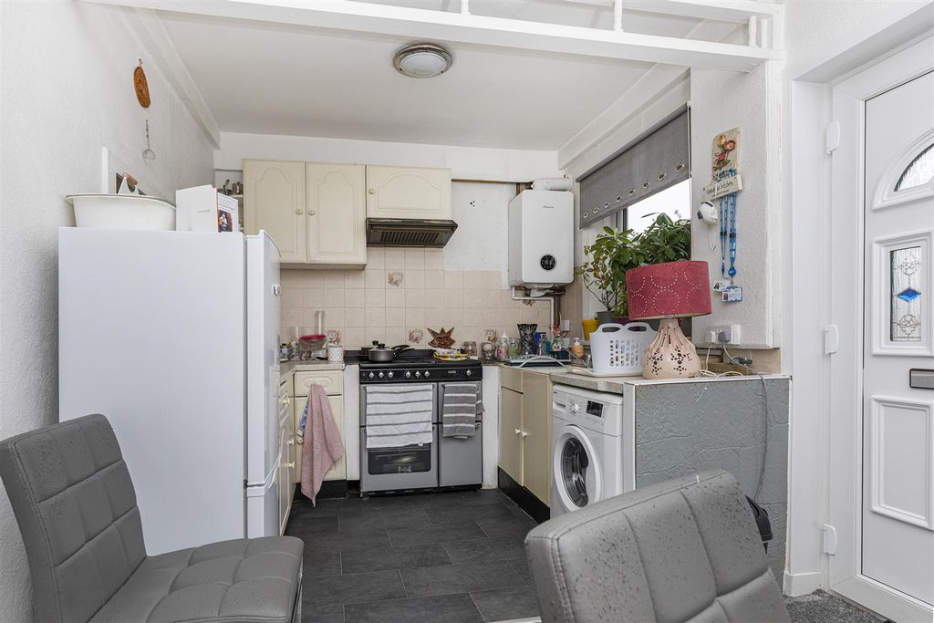 Property photo 2 of 21 Kitchen Diner