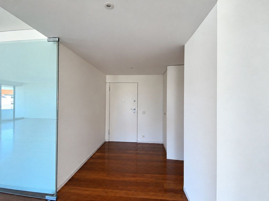 Property photo 3 of 34