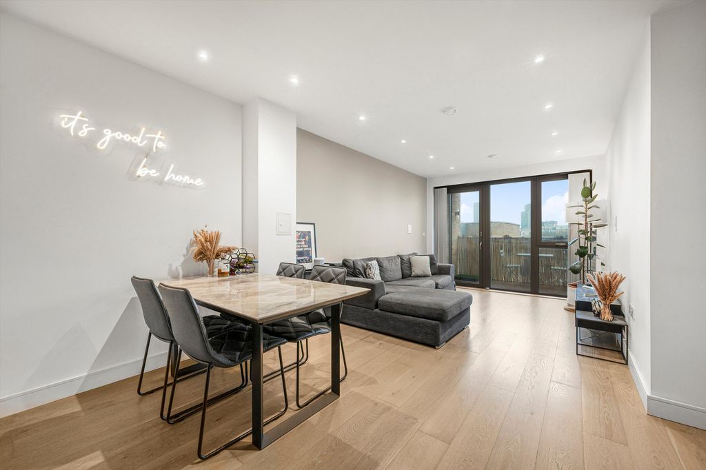 Property photo 1 of 12 Image