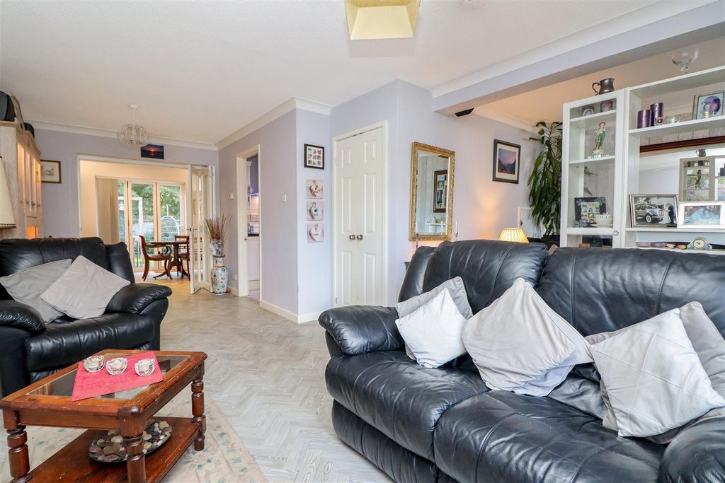 Property photo 2 of 22