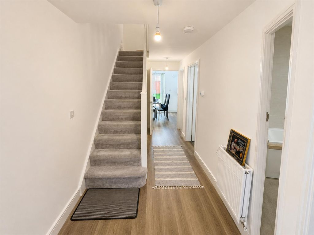 Property photo 2 of 12 Tidied_Hallway.Jpg