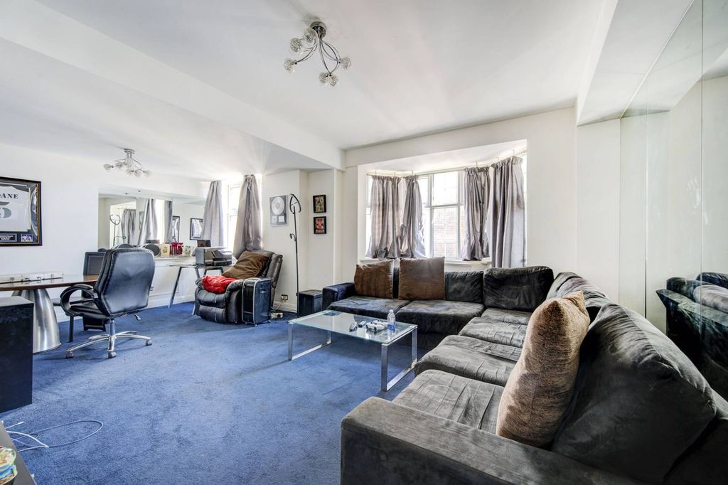 Property photo 2 of 12