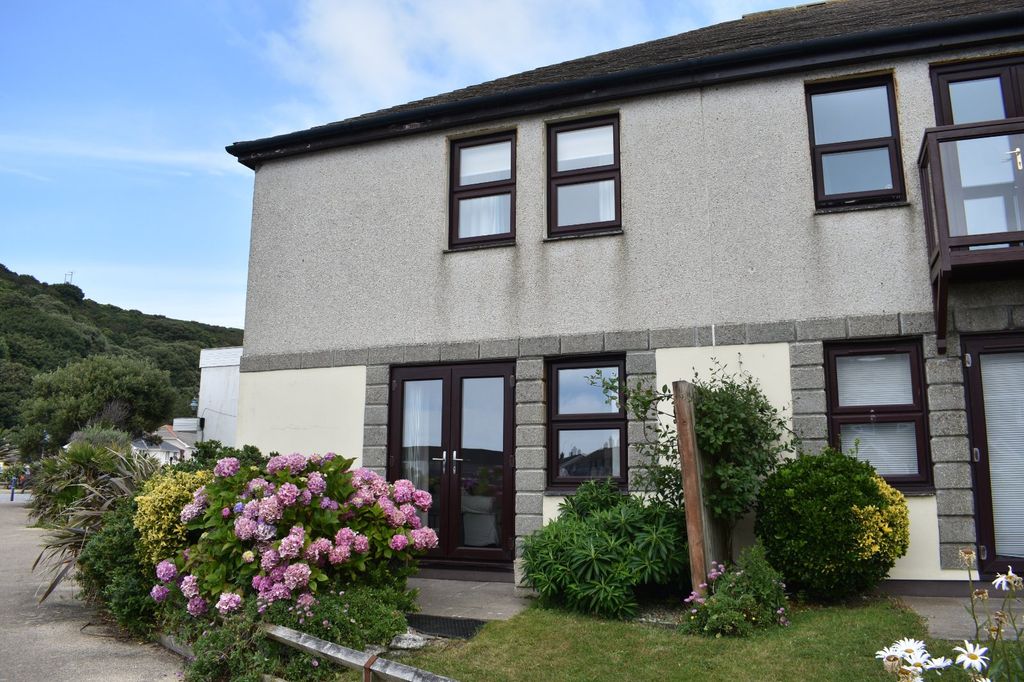 Property photo 1 of 11 Front Ground Floor