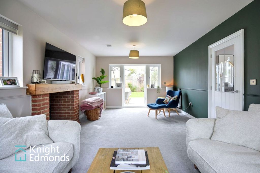 Property photo 3 of 35