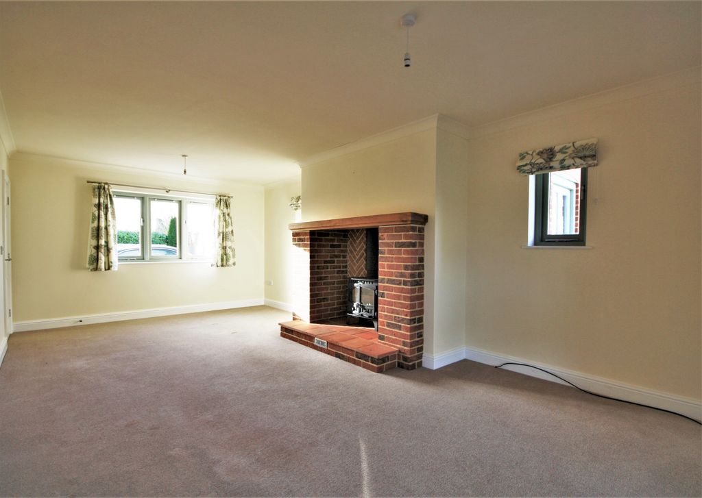 Property photo 2 of 20 Living Room