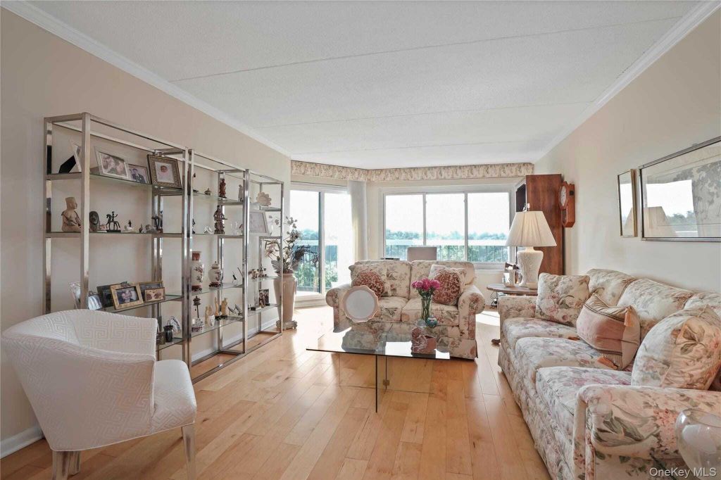Property photo 1 of 31