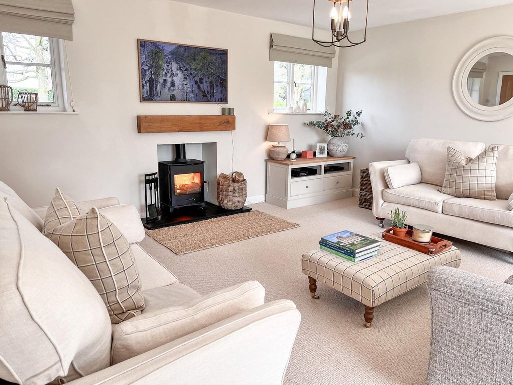 Property photo 3 of 33