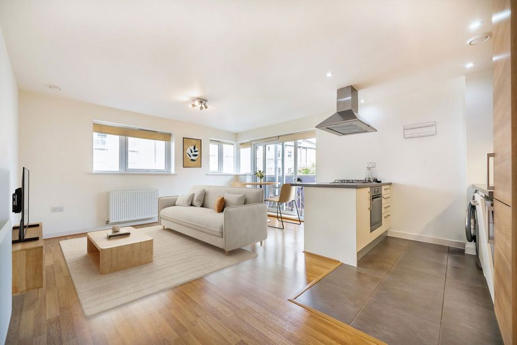 Property photo 1 of 8