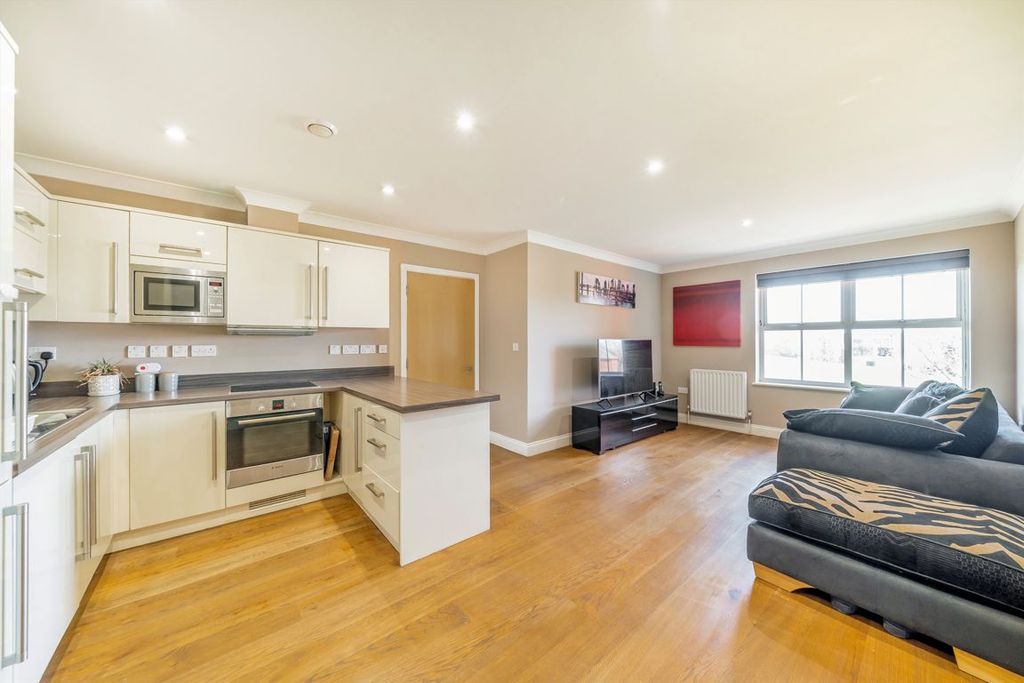 Property photo 3 of 6