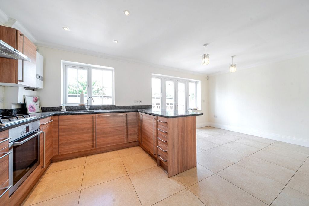 Property photo 3 of 13 Picture No. 15