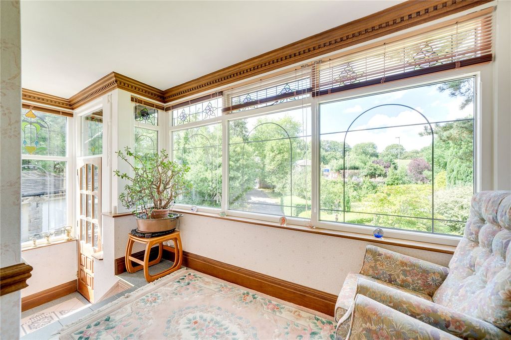 Property photo 2 of 15 Entrance Porch