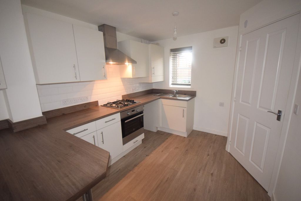 Property photo 2 of 14 Kitchen