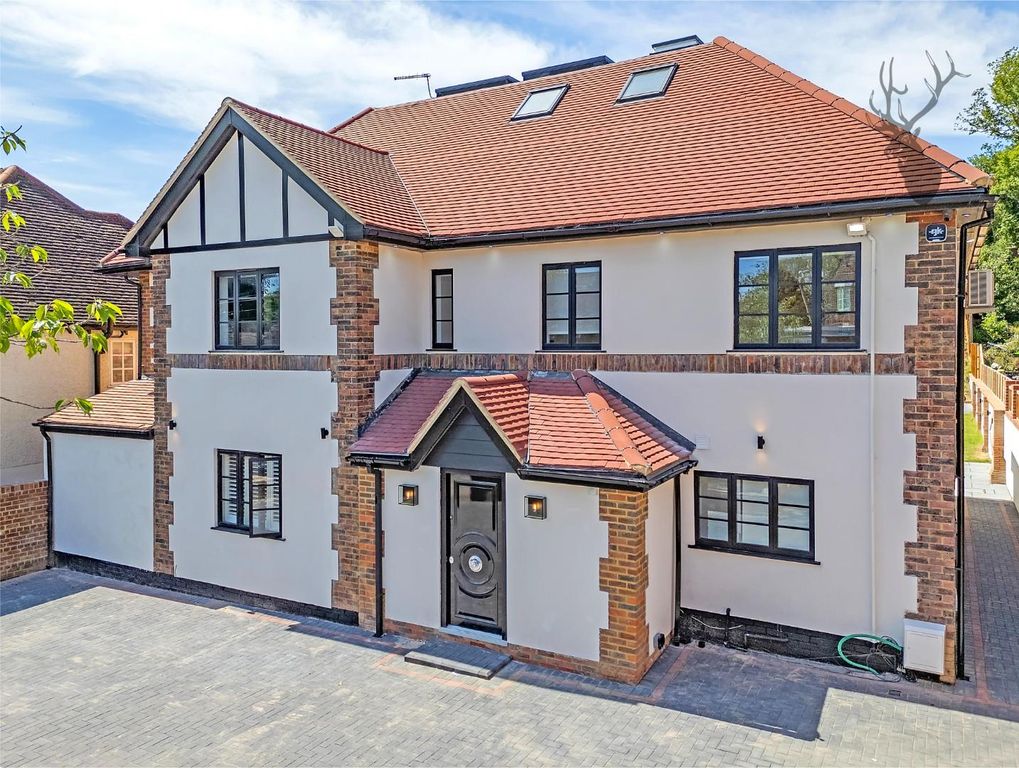 Property photo 1 of 35