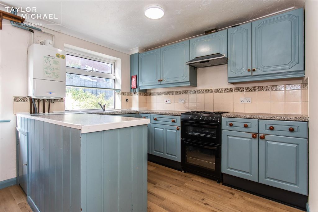 Property photo 1 of 32 Kitchen