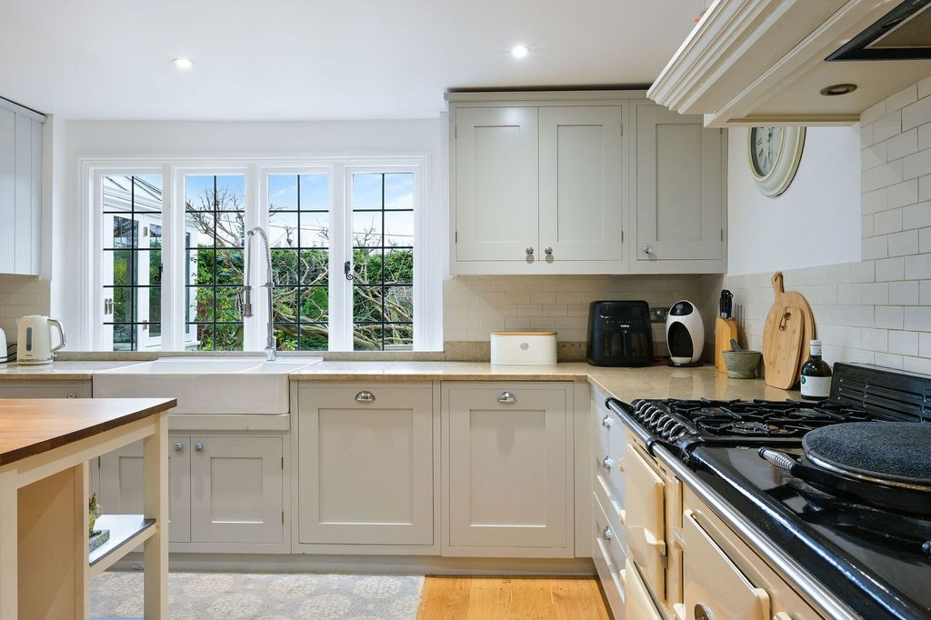 Property photo 3 of 38