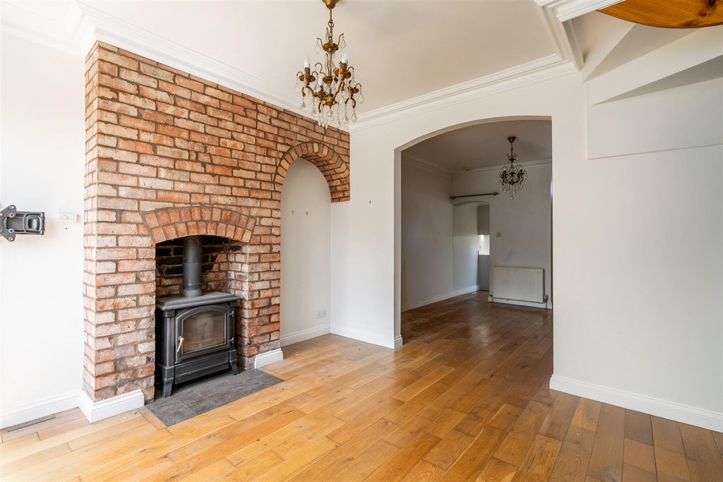 Property photo 3 of 15 96 Widney Road_11.Jpg