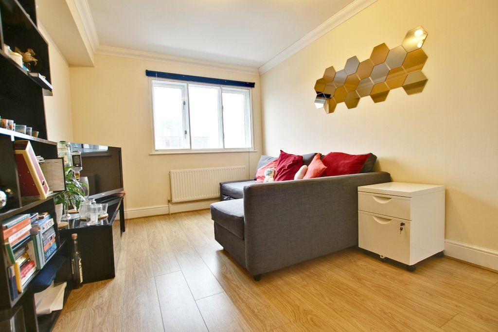 Property photo 2 of 11 5149691