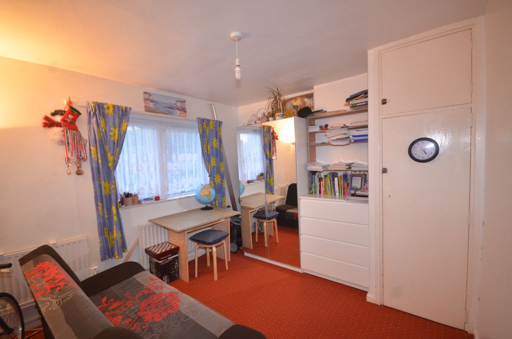 Property photo 2 of 6