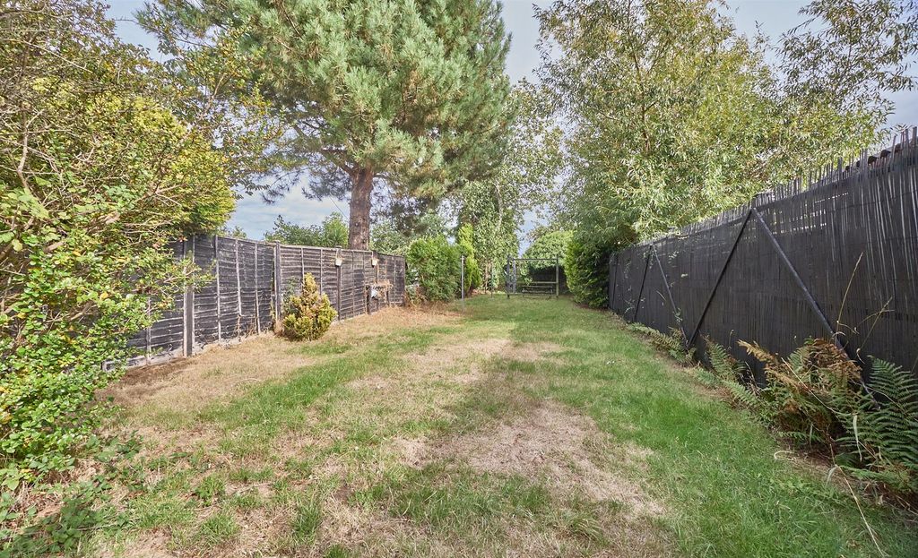 Property photo 3 of 14 Bradgate Road Barwell_10.Jpg