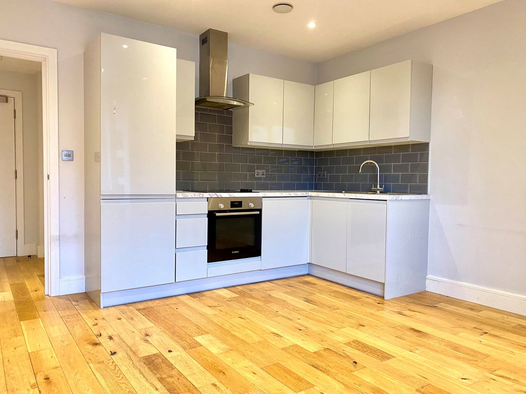 Property photo 2 of 6 Kitchen