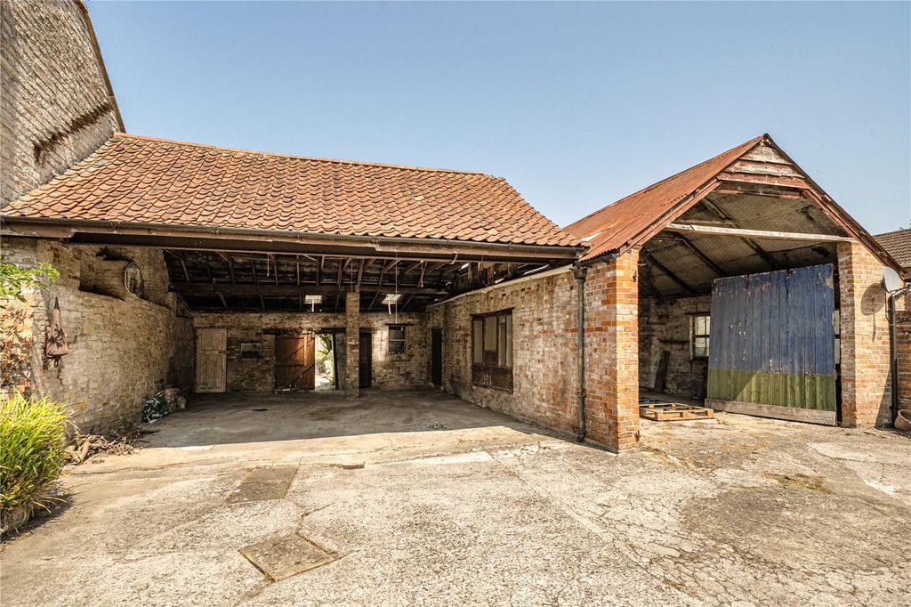 Property photo 2 of 31 Picture No. 08