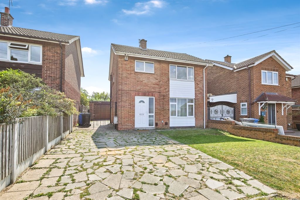 Property photo 1 of 17