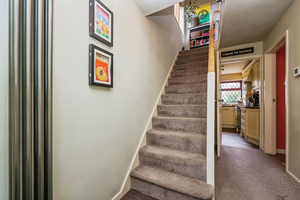 Property photo 3 of 15 Entrance Hallway