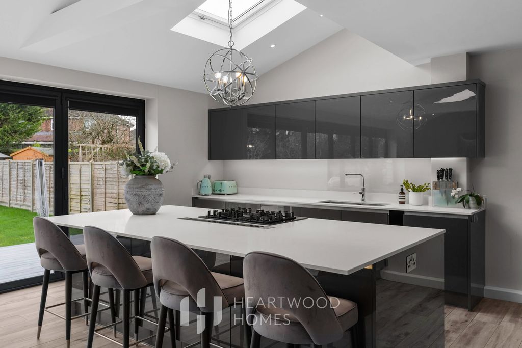 Property photo 3 of 26