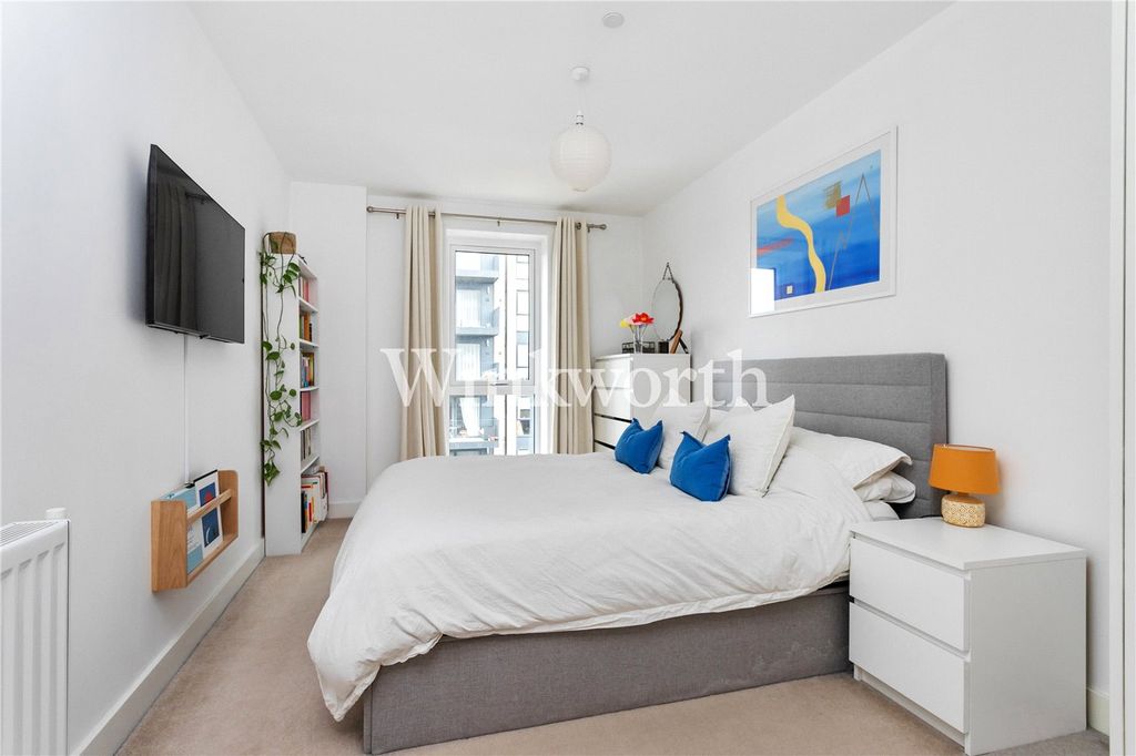 Property photo 3 of 19 Picture No. 02