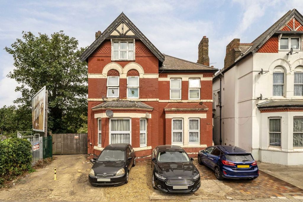 Property photo 1 of 6