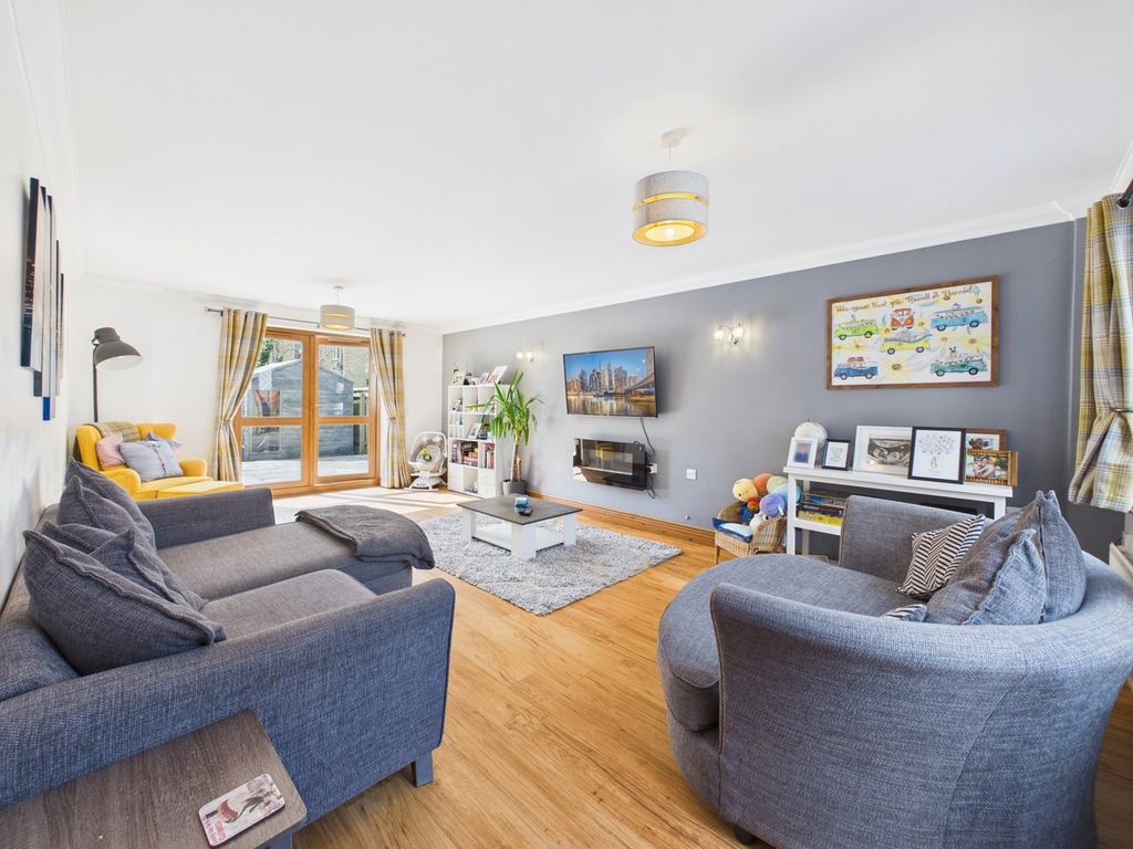 Property photo 3 of 26