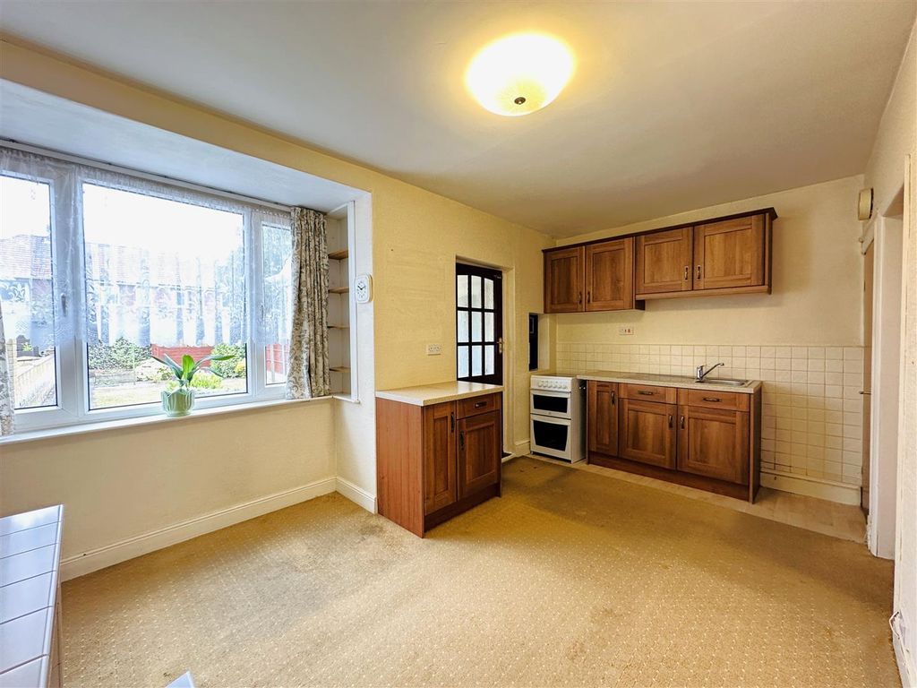 Property photo 2 of 13 Kitchen Diner