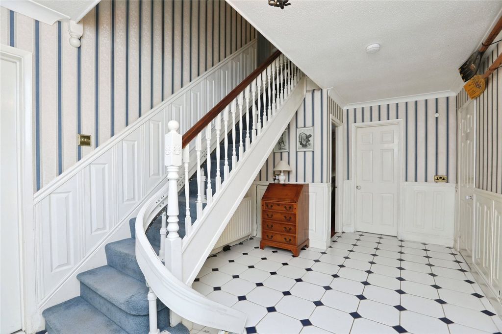 Property photo 2 of 15 Entrance