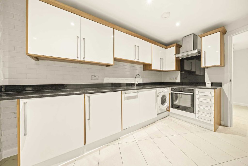 Property photo 3 of 4