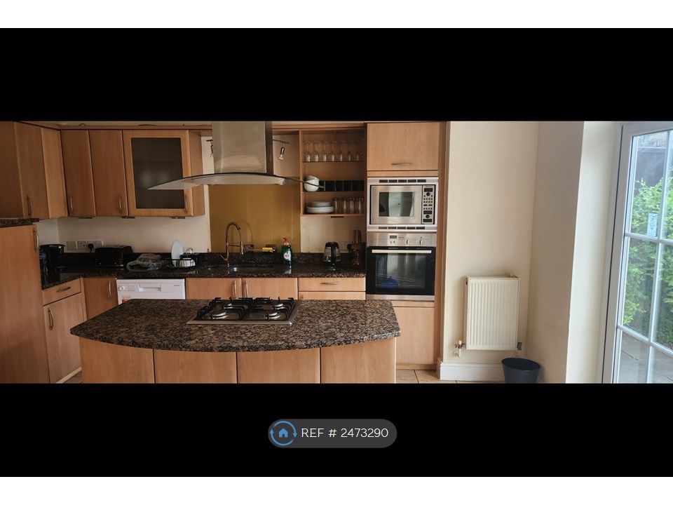 Property photo 1 of 17 Kitchen