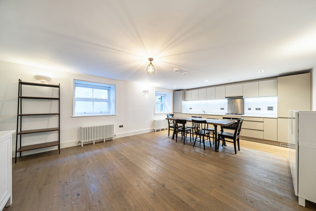 Property photo 2 of 21 Kitchen/Reception