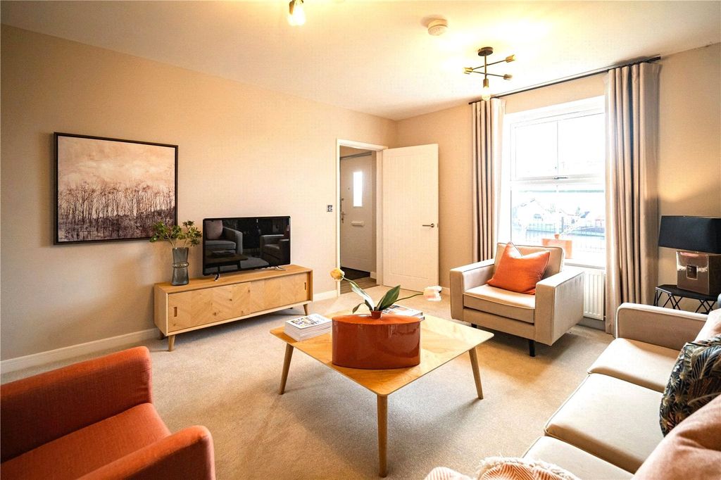 Property photo 3 of 24 Elderwood Parc