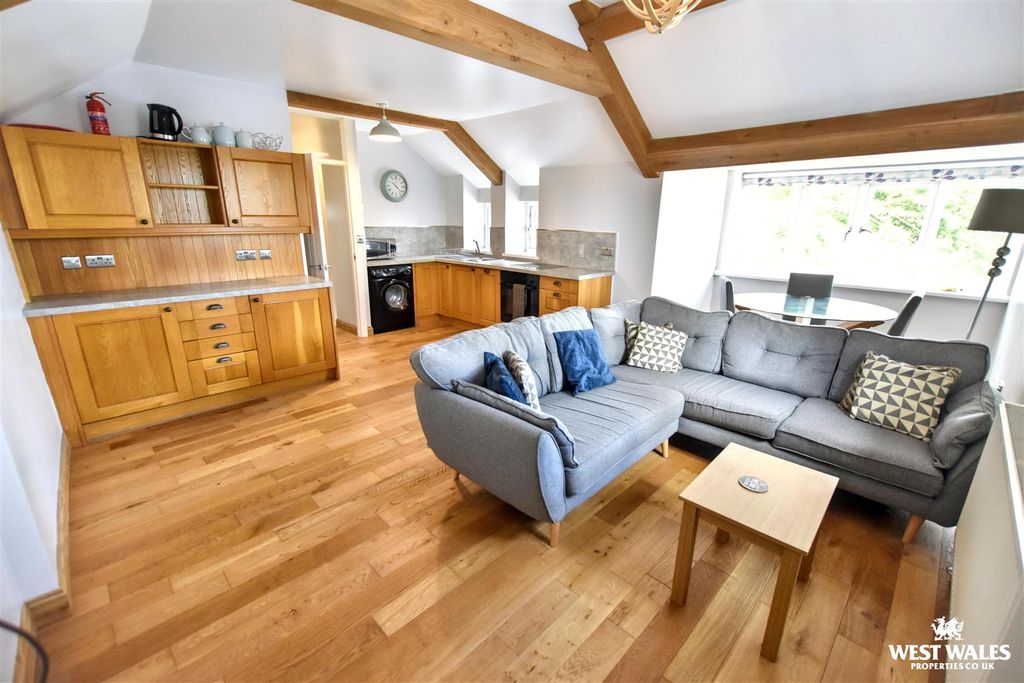 Property photo 2 of 23 14 (5).Jpg