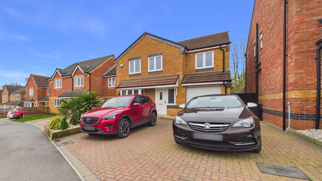 Property photo 1 of 32 4921060