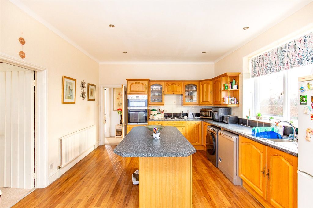 Property photo 2 of 31 Picture No. 39